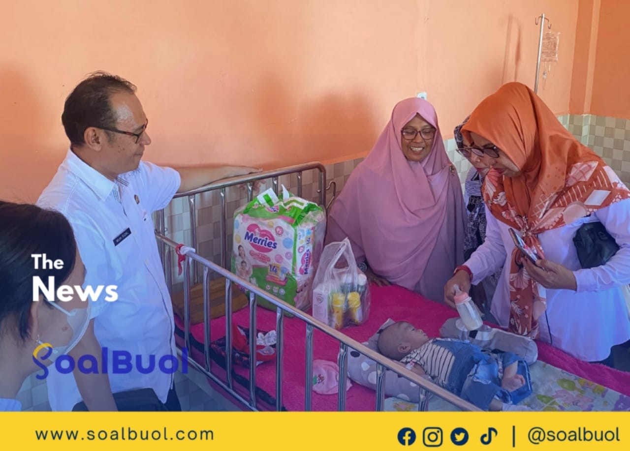 Dinas P2KBP3A Buol Dampingi Komunitas Sedekah Jumat Salurkan Bantuan Untuk Anak Stunting di Rsud Mokoyurli