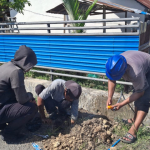 Perumdam Motanang Layani Warga, Tim Teknik Lakukan Pemasangan Sambungan Baru di Leok II