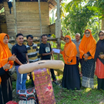 Atap Bocor dan Hidup Tanpa Peralatan Masak, Ketua KSJ Zakiah Dj. Daimaroto Datangi Warga Miskin di Mokupo