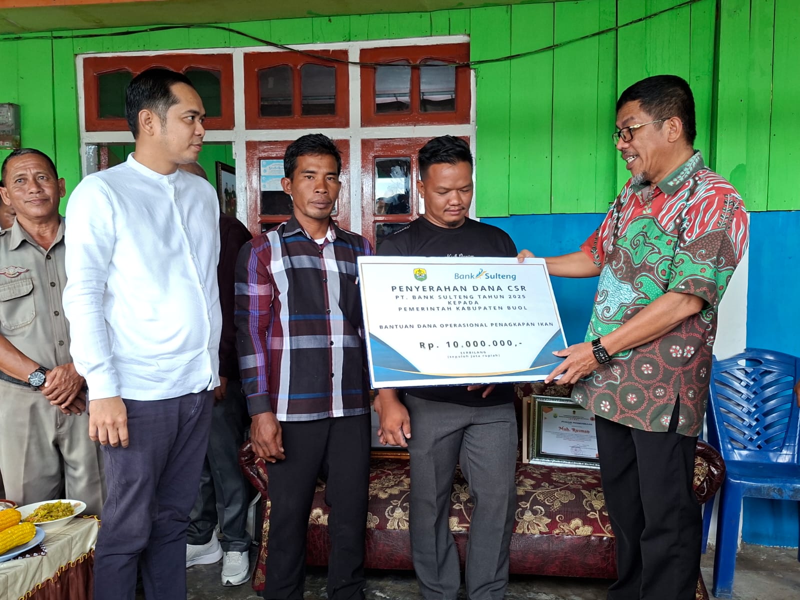 Pemkab Buol Tegaskan Komitmen Kemanusiaan, Beri Penghargaan Kepada Nelayan Penyelamat