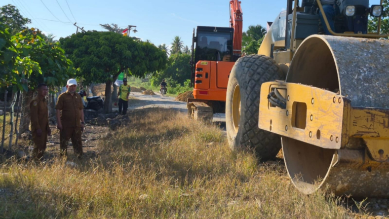 Dinas PUPR Buol Gerak Cepat Tangani Jalan Rusak Negeri Lama–Modo I