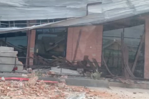 Gempa Magnitudo 6,7 Guncang Palu, Beberapa Bangunan Ambruk dan Warga Berhamburan Selamatkan Diri
