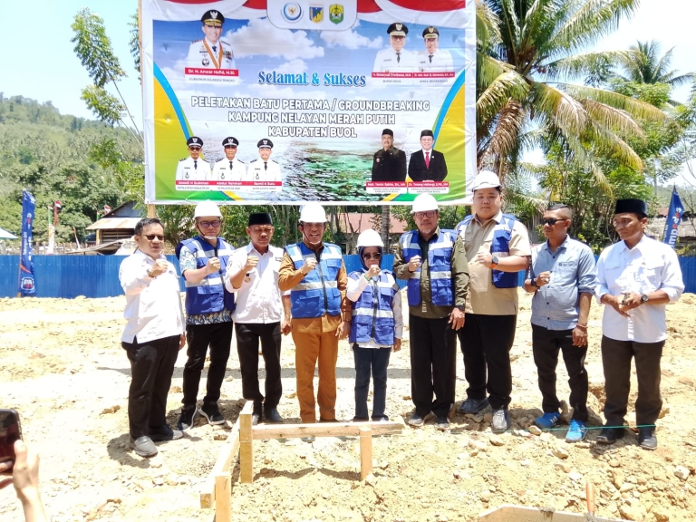 Dorong Ekonomi Pesisir, Gubernur dan Bupati Buol Groundbreaking Kampung Nelayan Merah Putih