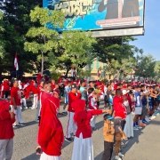 Semarak HUT RI ke-81, Pemkab Buol Canangkan Gerakan Pembagian Bendera Merah Putih