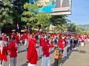 Semarak HUT RI ke-81, Pemkab Buol Canangkan Gerakan Pembagian Bendera Merah Putih