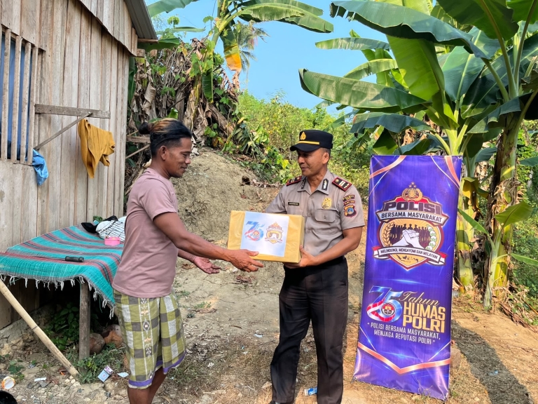Sambut HUT Humas Polri ke-75, Polres Buol Salurkan 20 Paket Sembako